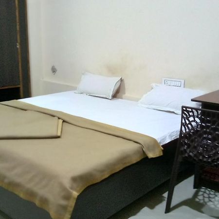 Hotel Barkha Rāipur 外观 照片