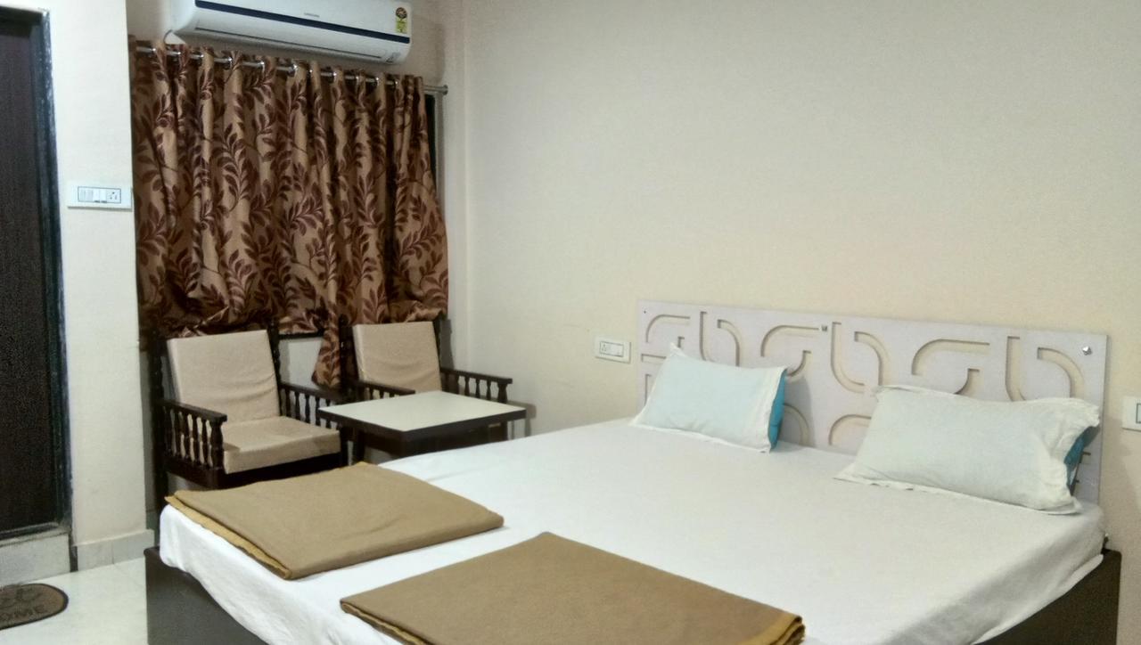 Hotel Barkha Rāipur 外观 照片