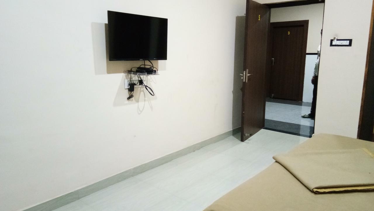 Hotel Barkha Rāipur 外观 照片