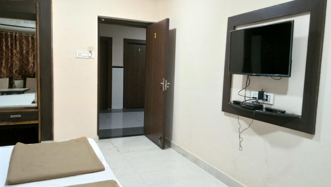 Hotel Barkha Rāipur 外观 照片