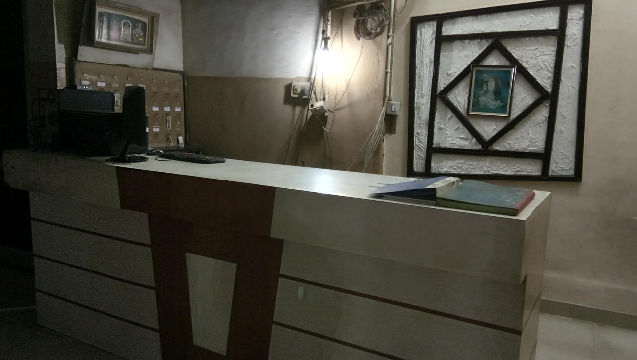 Hotel Barkha Rāipur 外观 照片