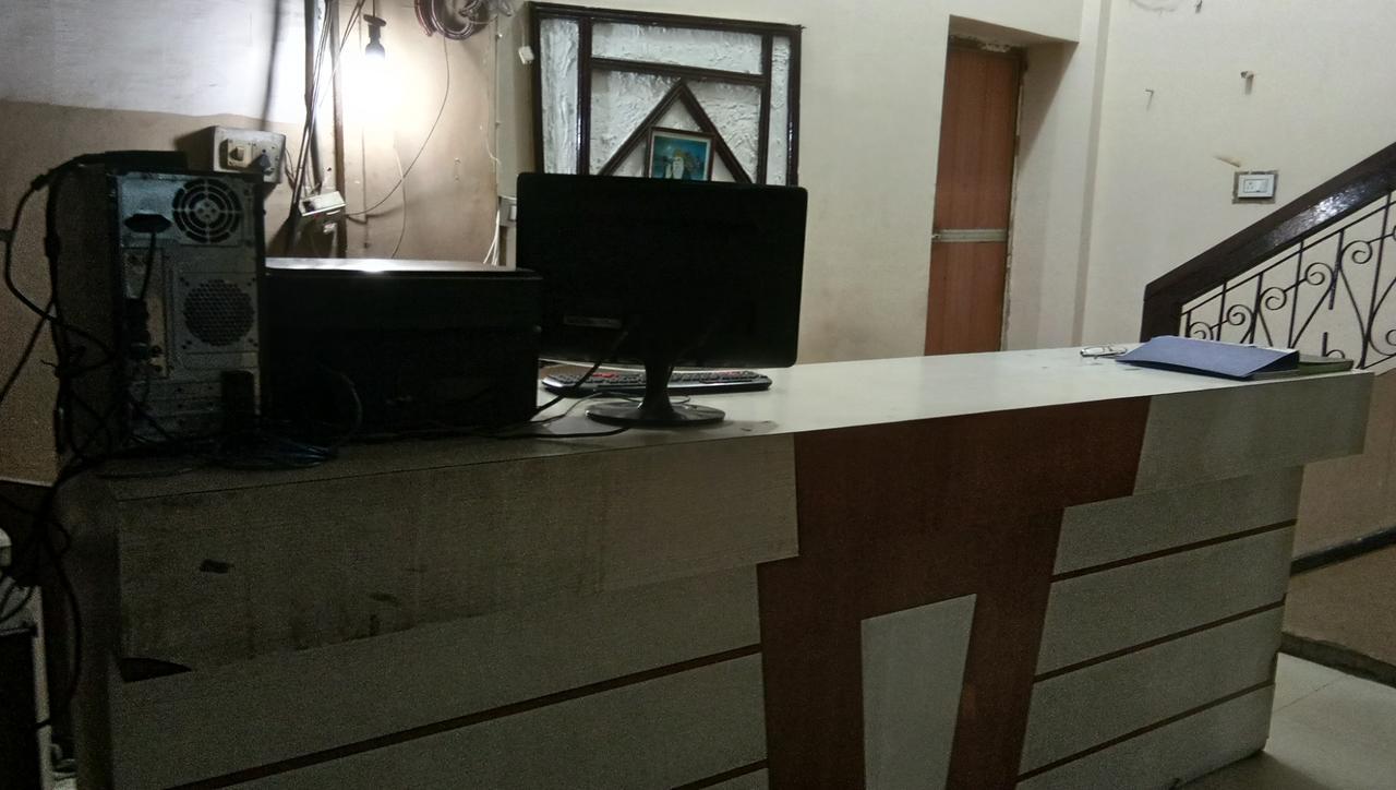Hotel Barkha Rāipur 外观 照片